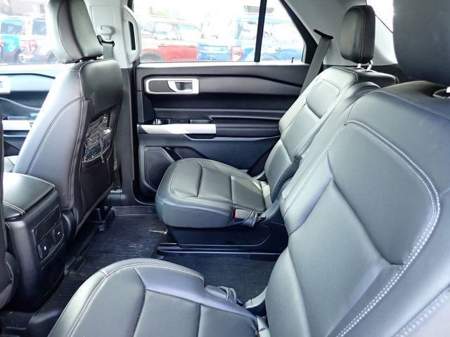 Certified 2023 Ford Explorer XLT w/ Equipment Group 202A RWD image 12