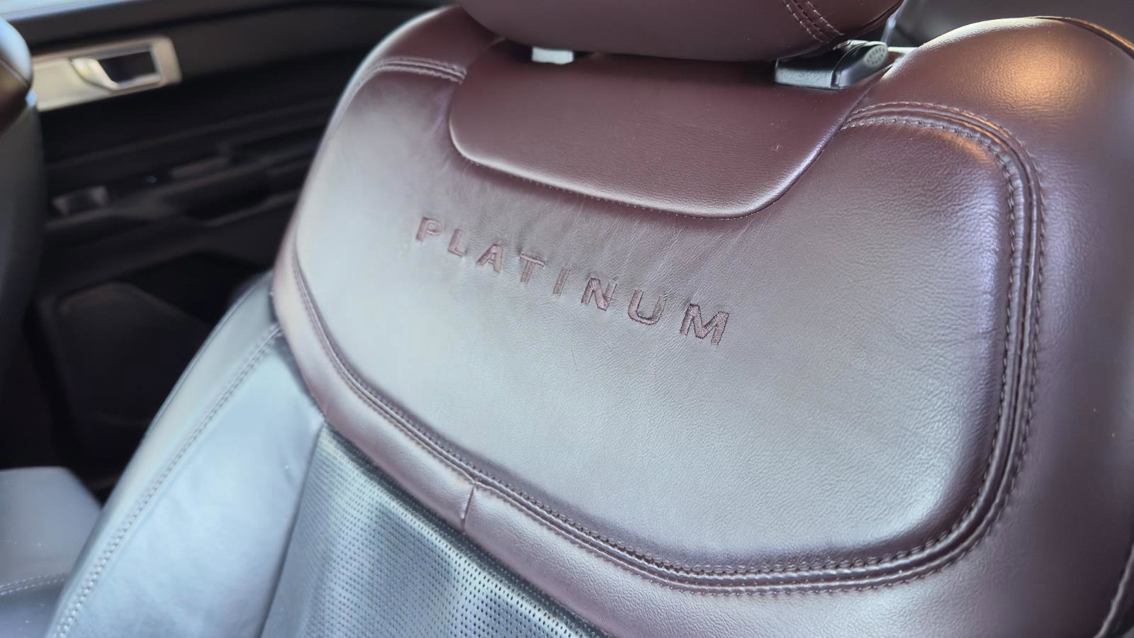 Certified 2020 Ford Explorer Platinum w/ Premium Technology Package image 19