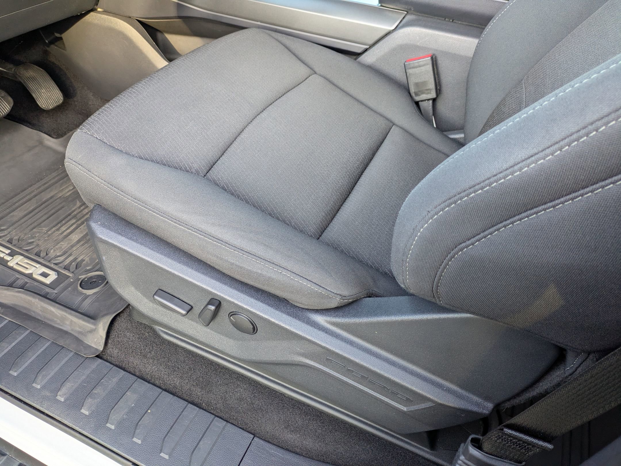 Certified 2024 Ford F150 XLT w/ Equipment Group 302A MID AWD/4WD image 17