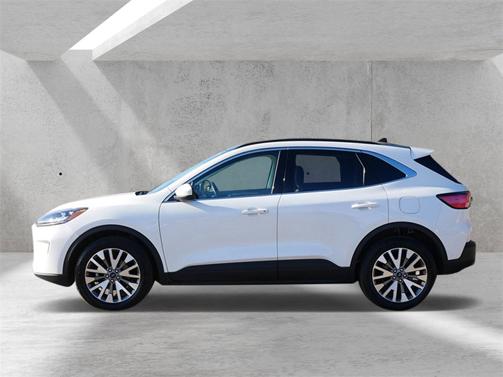 Certified 2022 Ford Escape Titanium image 5