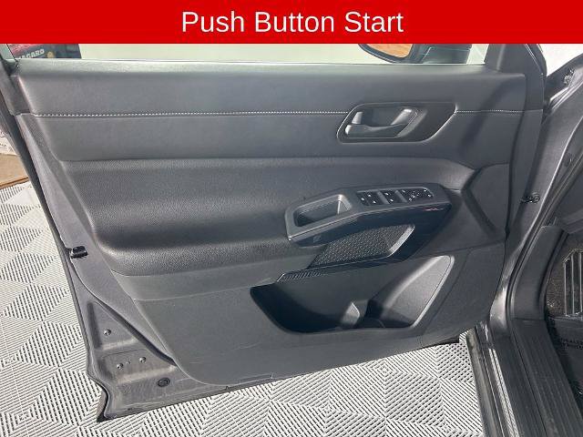 Used 2025 Nissan Pathfinder SV AWD/4WD image 10