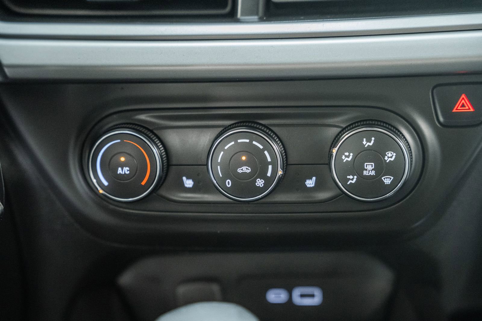 Used 2024 Chevrolet Trax LS w/ LS Convenience Package FWD image 26