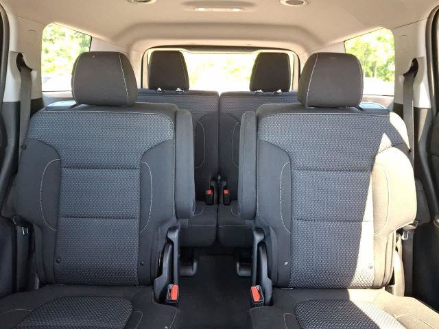 Used 2023 GMC Acadia SLE w/ Driver Convenience Package FWD image 13