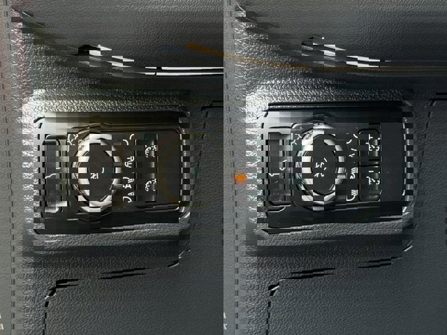 Certified 2025 Ford Explorer ST-Line w/ Premium Package image 40