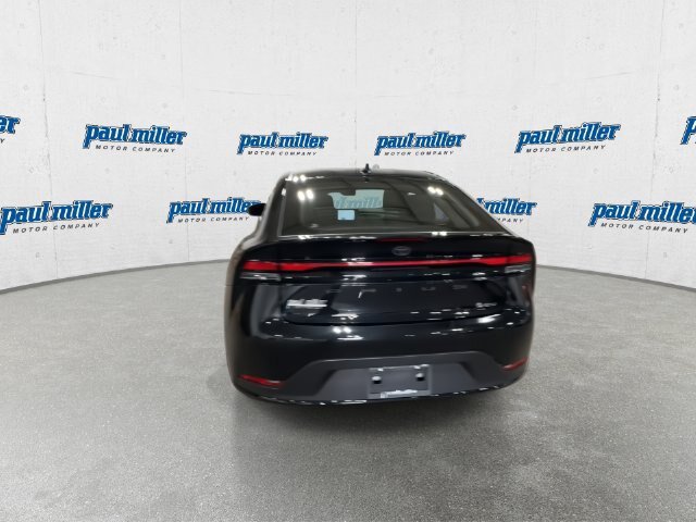 Used 2025 Toyota Prius LE FWD image 9
