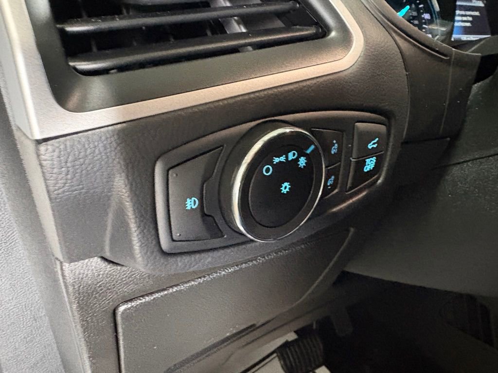 Certified 2023 Ford Edge SEL w/ Sport Appearance Package AWD/4WD image 18
