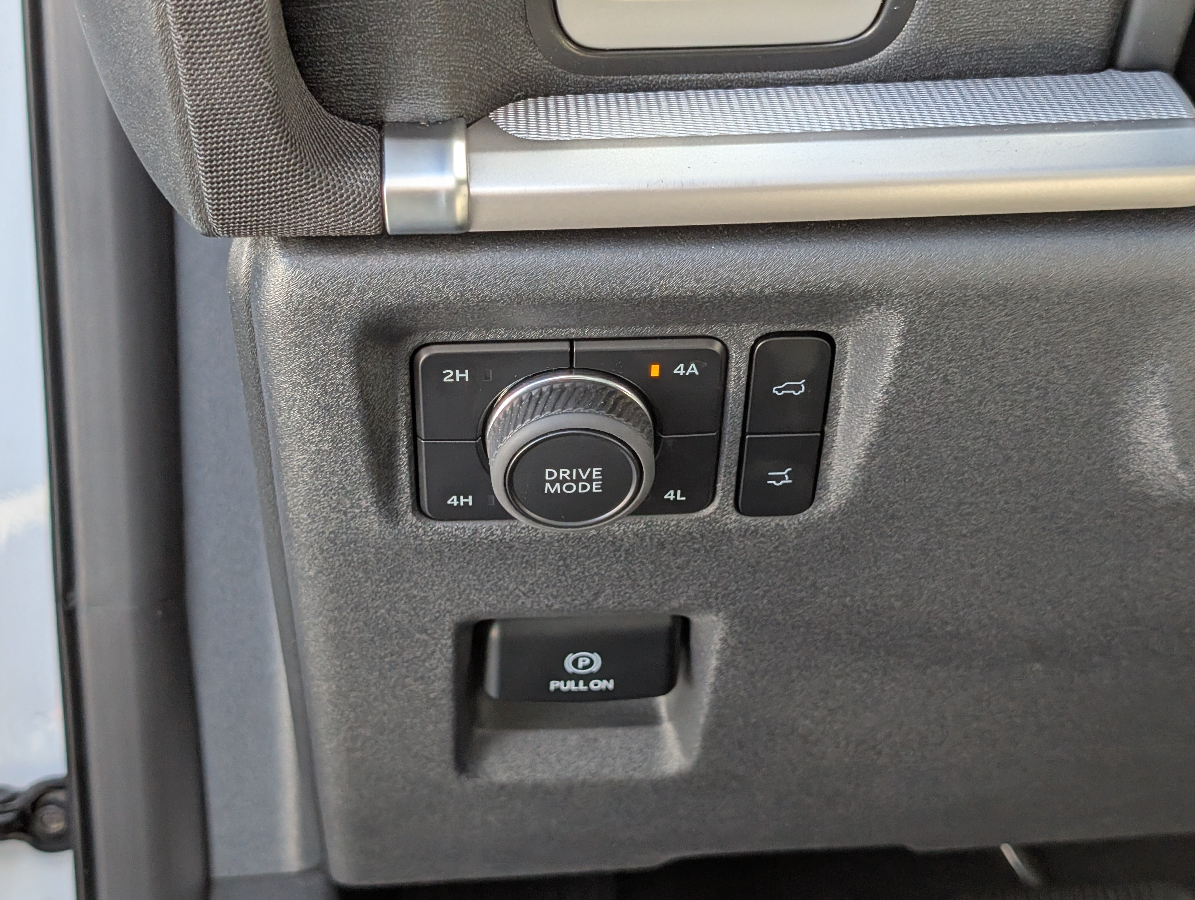 Certified 2025 Ford Expedition Active AWD/4WD image 29