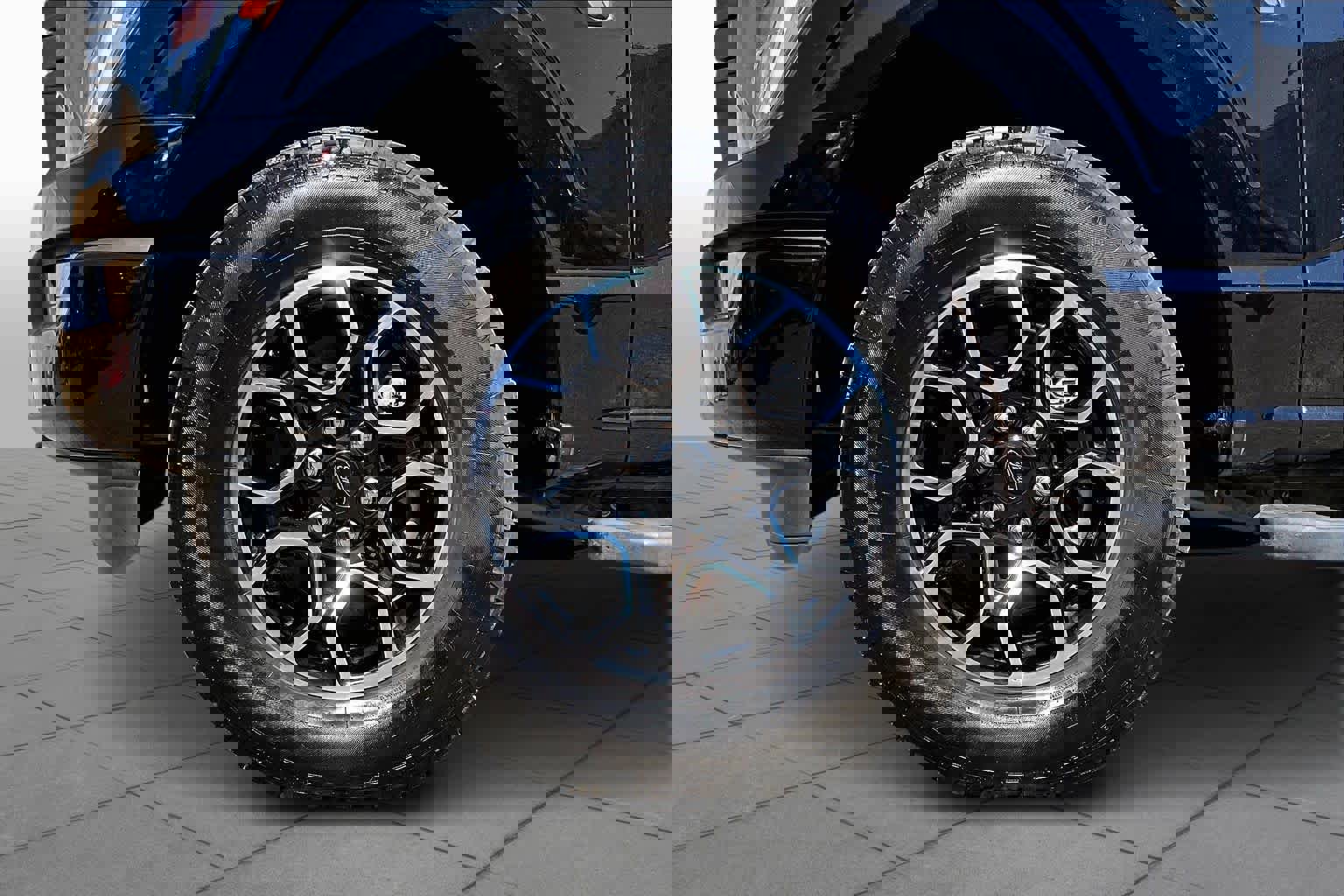 Certified 2022 Ford F150 XLT w/ Equipment Group 302A High image 13