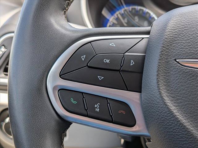 Used 2022 Chrysler Pacifica Touring-L FWD image 11
