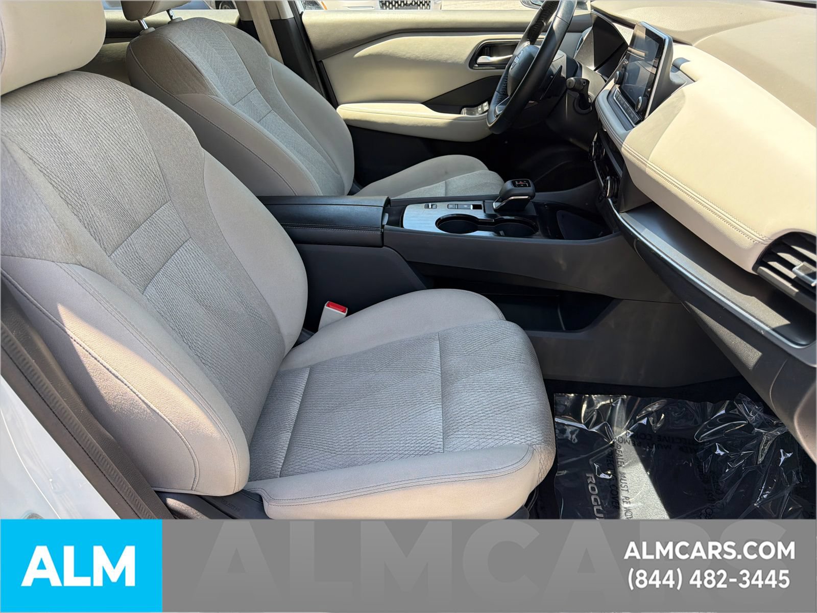 Used 2025 Nissan Rogue SV FWD image 15