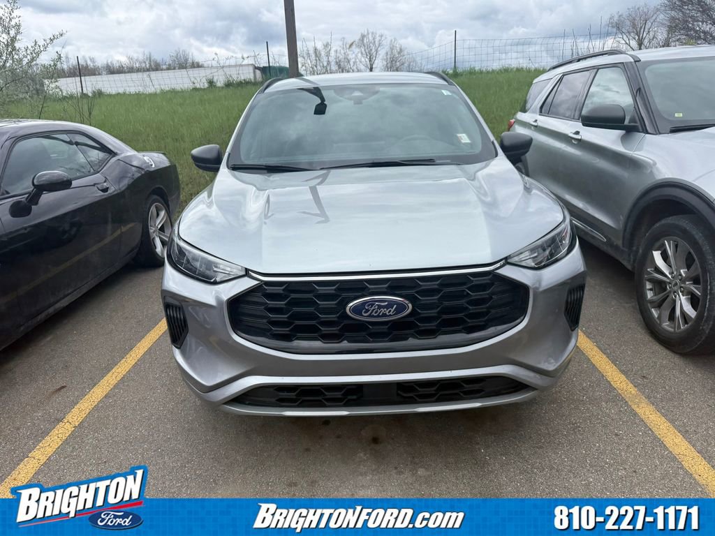 Certified 2024 Ford Escape ST-Line w/ Tech Pack #1 AWD/4WD image 2