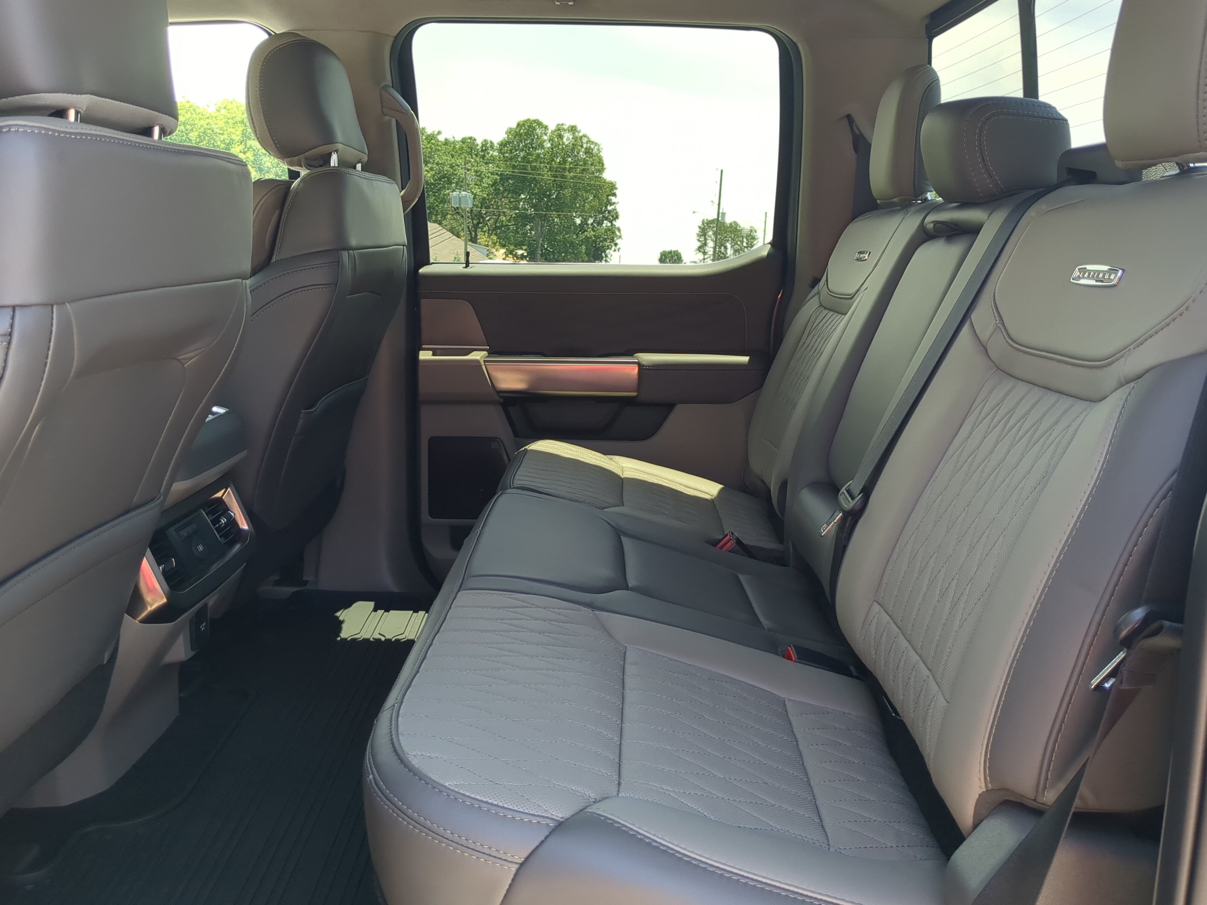 Certified 2026 Ford F250 Platinum w/ Platinum Plus Package AWD/4WD image 12