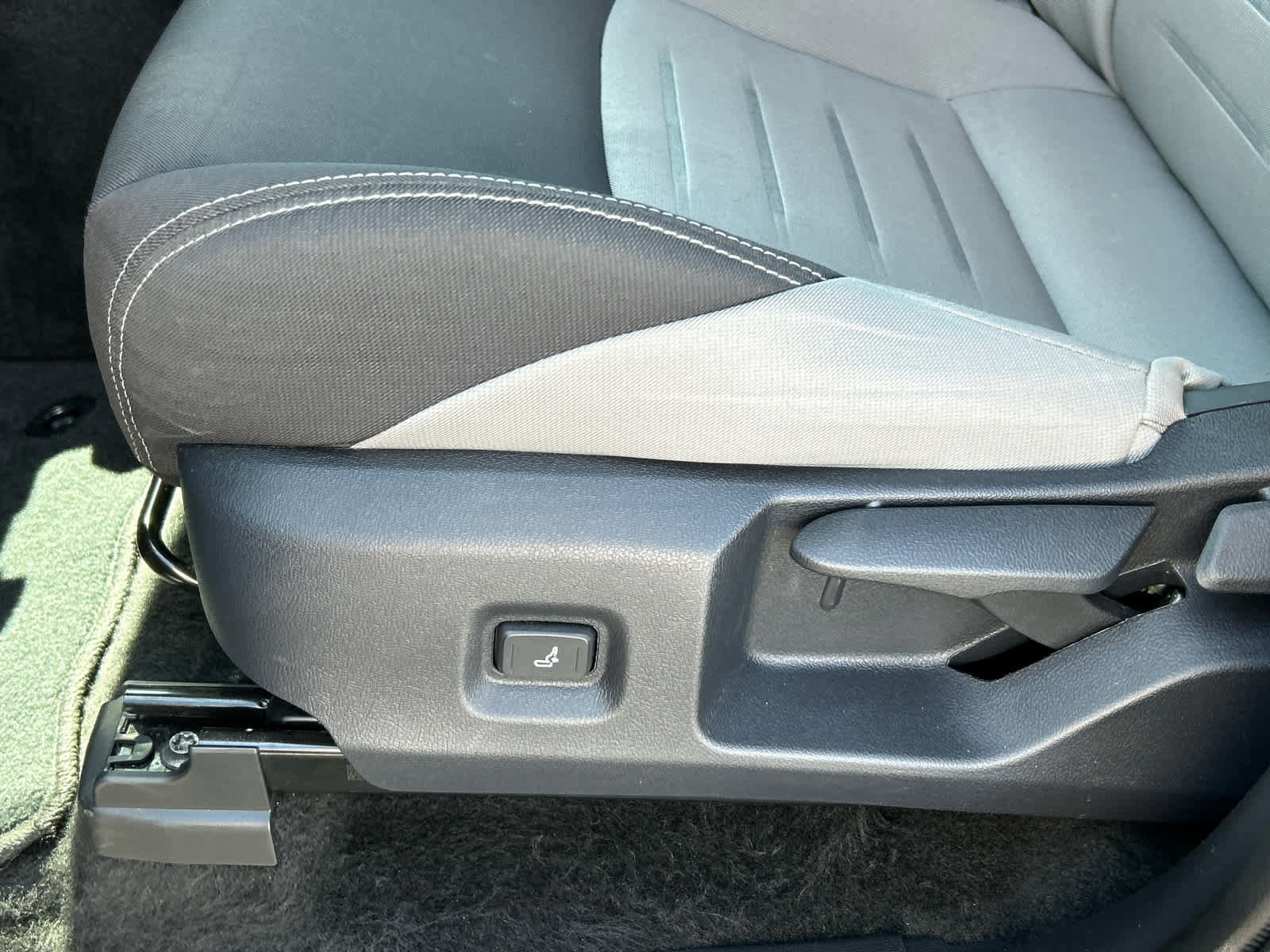 Used 2025 Toyota Tacoma TRD Off-Road image 30