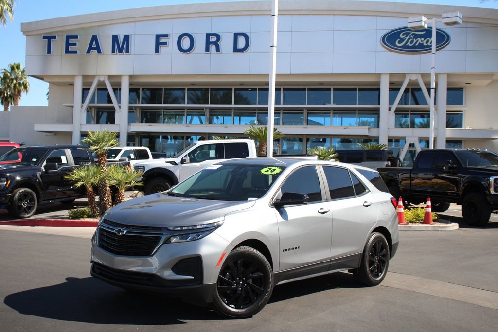 Used 2024 Chevrolet Equinox LS w/ LS Convenience Package FWD image 2