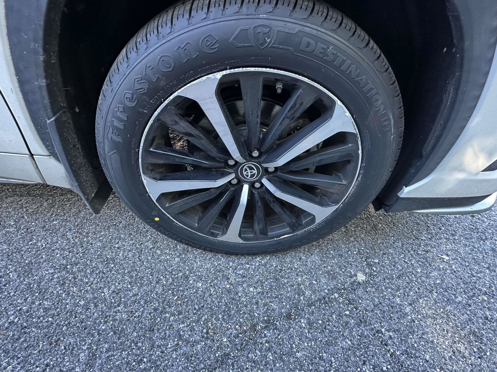 Used 2021 Toyota Highlander XSE AWD/4WD image 19