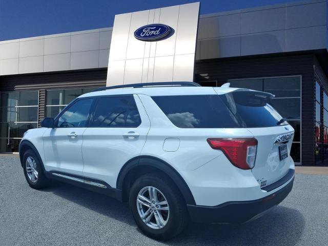 Certified 2023 Ford Explorer XLT w/ Equipment Group 202A AWD/4WD image 3