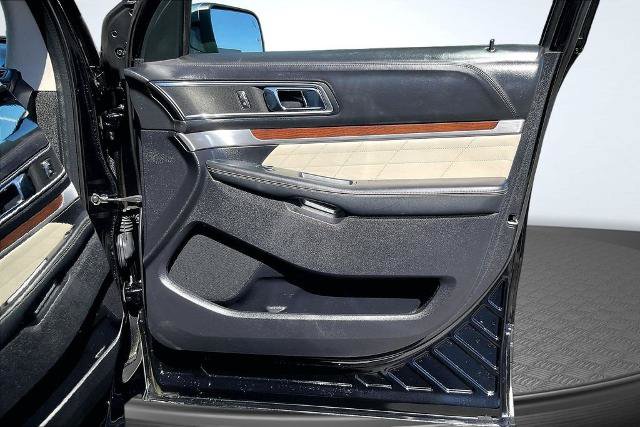Certified 2018 Ford Explorer Platinum AWD/4WD image 24