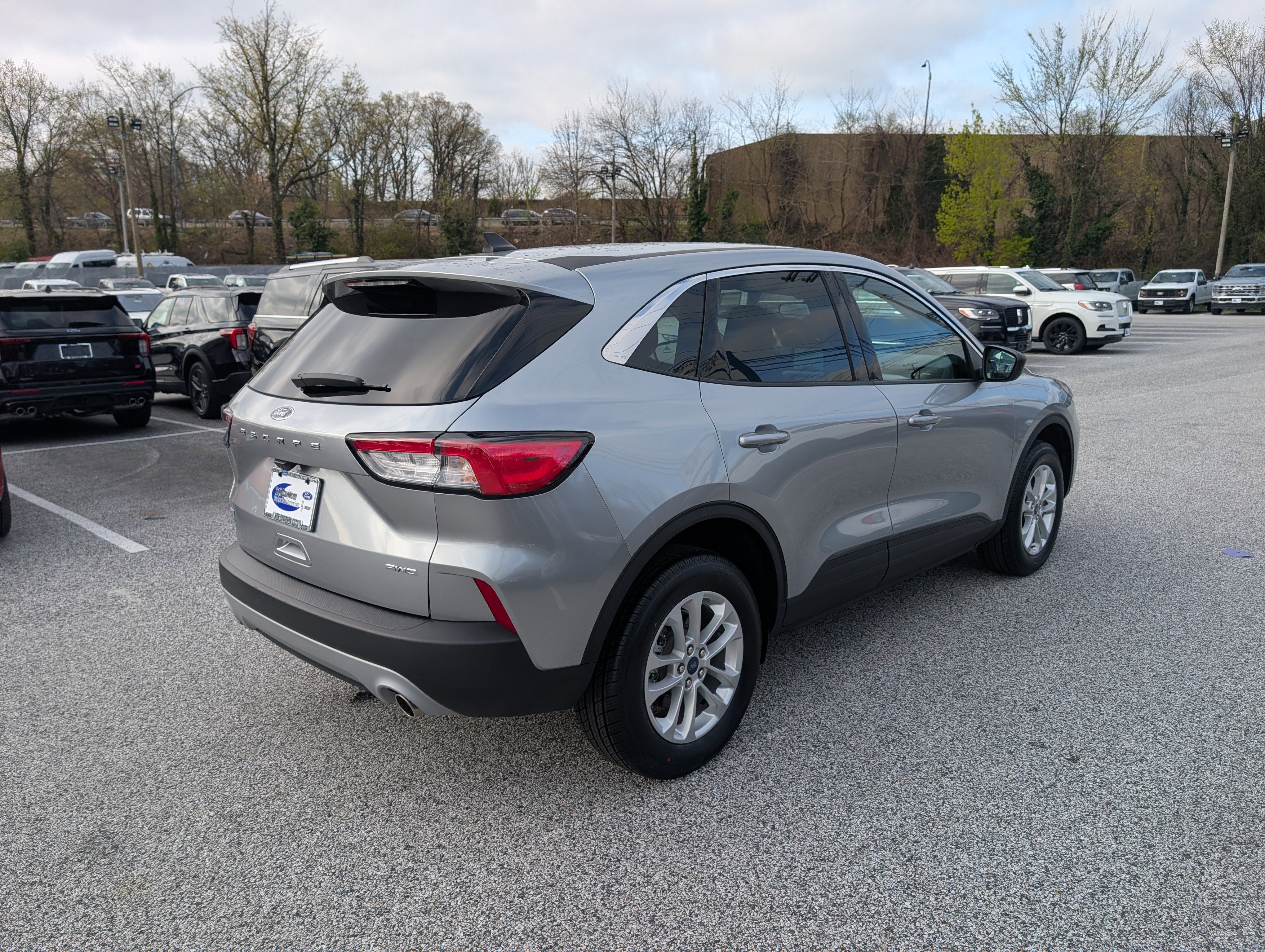 Certified 2022 Ford Escape SE w/ Cold Weather Package AWD/4WD image 7