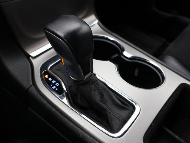 Used 2018 Jeep Grand Cherokee Altitude AWD/4WD image 19