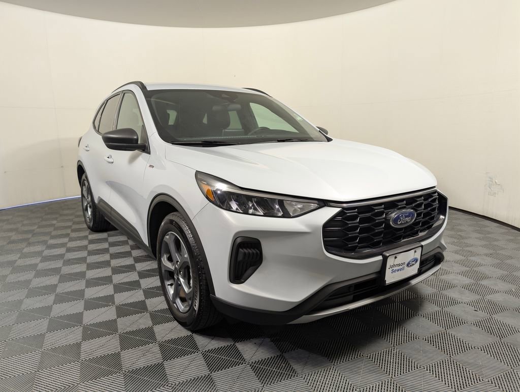 Certified 2025 Ford Escape ST-Line FWD image 1