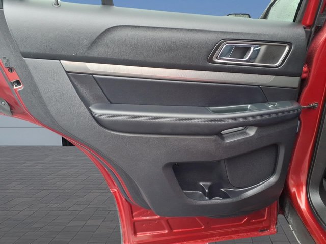 Certified 2018 Ford Explorer XLT AWD/4WD image 11