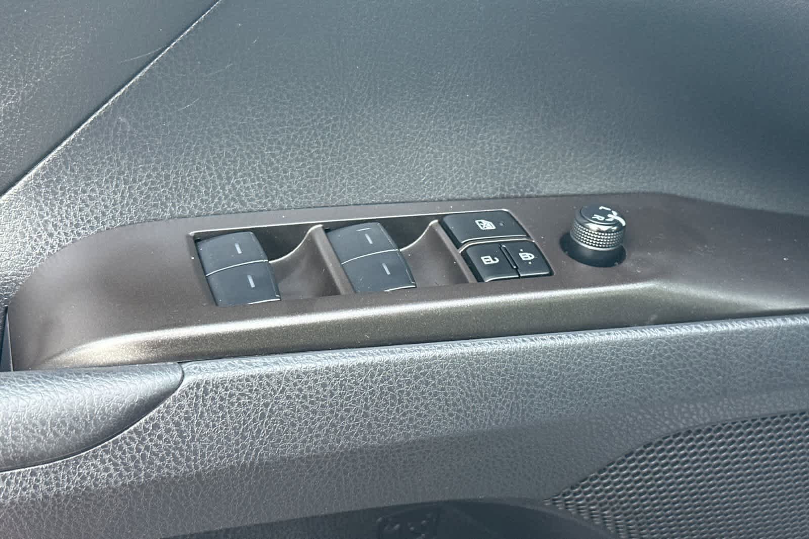 Used 2024 Toyota Camry SE FWD image 13