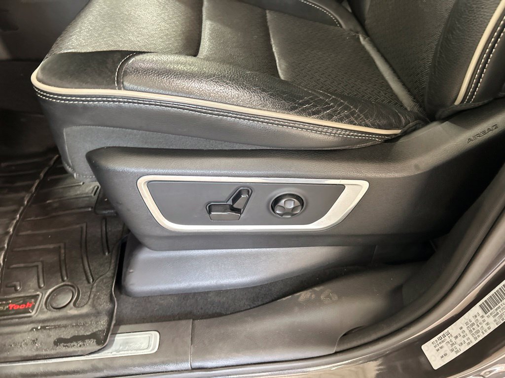 Used 2019 RAM 1500 Laramie AWD/4WD image 11