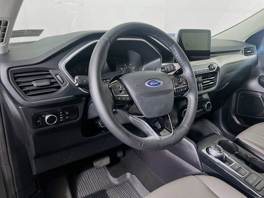 Certified 2022 Ford Escape SE w/ SE Sport Appearance Package AWD/4WD image 11