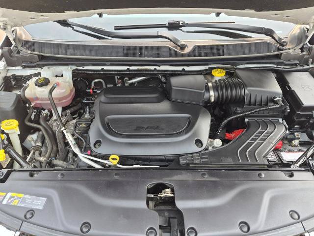 Used 2023 Chrysler Pacifica Touring-L FWD image 33