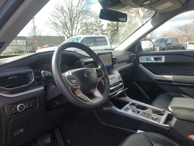 Certified 2024 Ford Explorer XLT w/ Equipment Group 202A image 15
