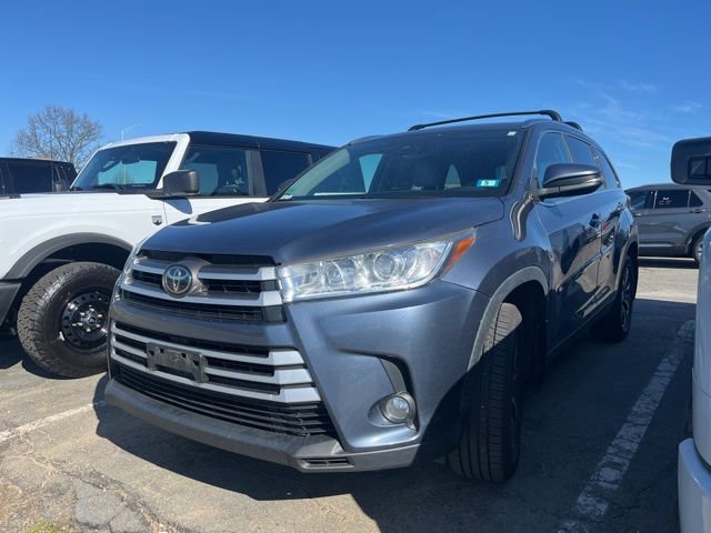 Used 2019 Toyota Highlander XLE AWD/4WD image 2