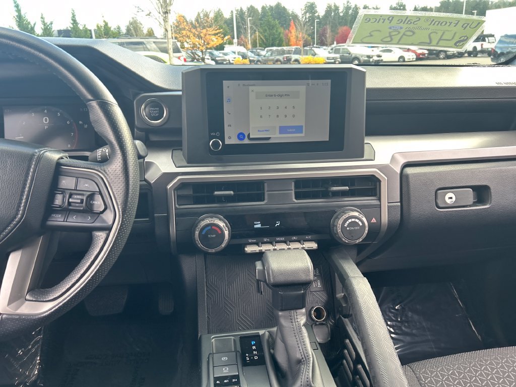 Used 2025 Toyota 4Runner SR5 AWD/4WD image 26