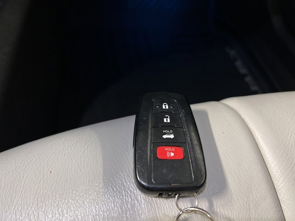 Used 2019 Toyota Camry XSE image 33