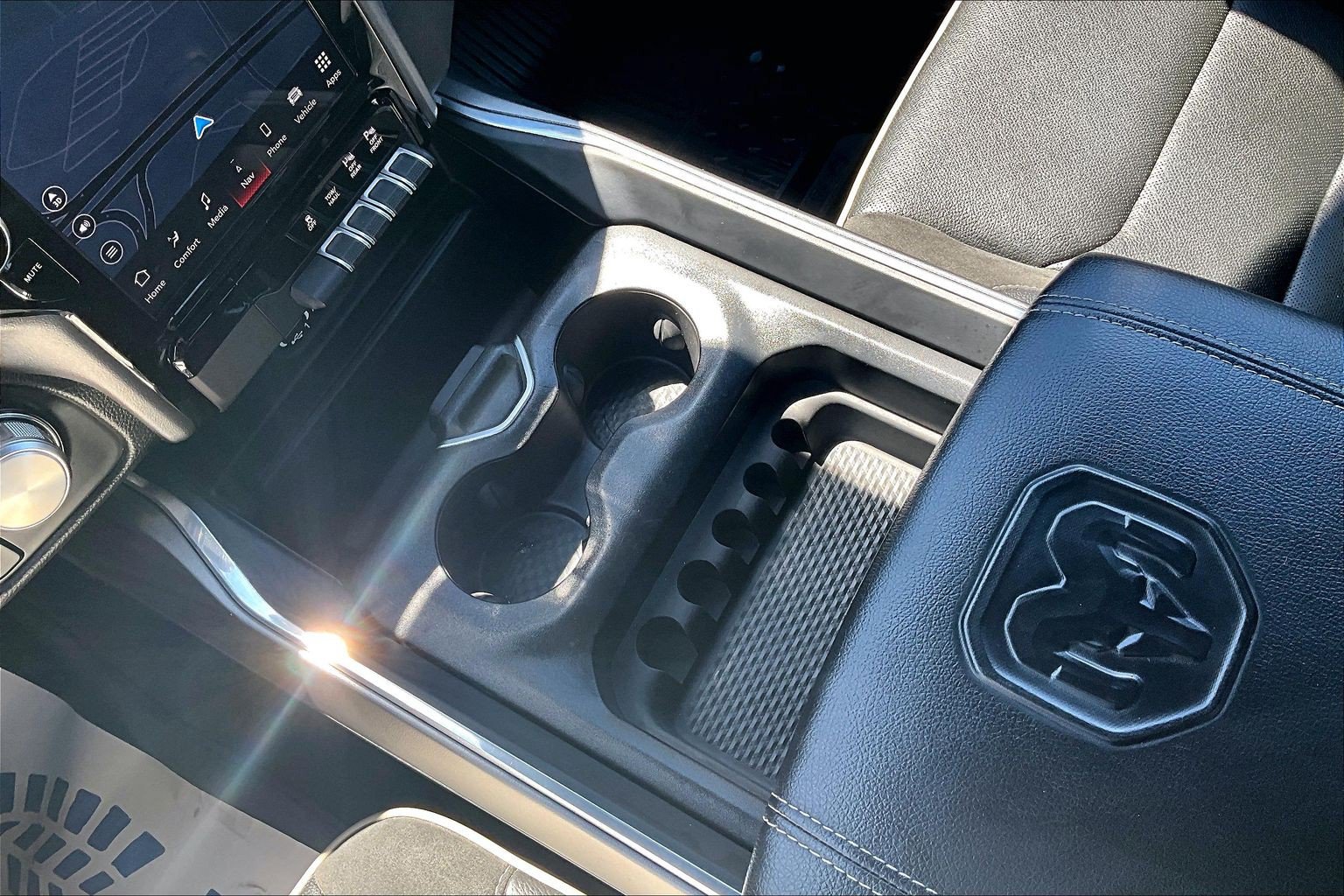 Used 2023 RAM 1500 Laramie AWD/4WD image 15