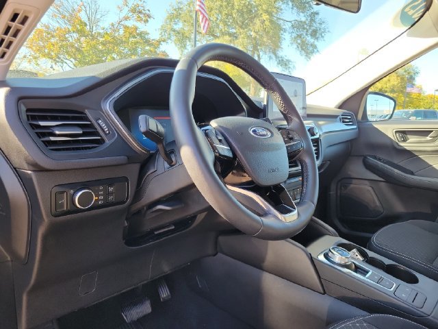 Certified 2023 Ford Escape Active AWD/4WD image 10