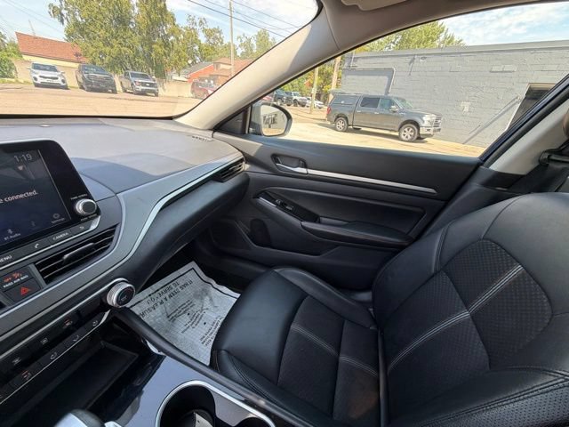 Used 2024 Nissan Altima 2.5 SR FWD image 20