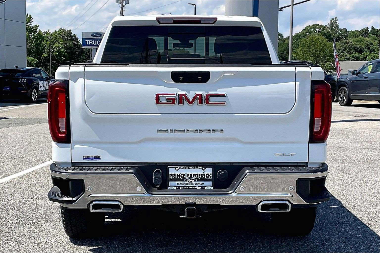 Used 2021 GMC Sierra 1500 SLT w/ SLT Premium Plus Package AWD/4WD image 4