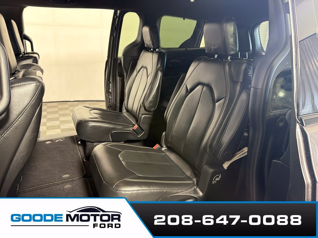 Used 2020 Chrysler Pacifica Touring-L Plus FWD image 20