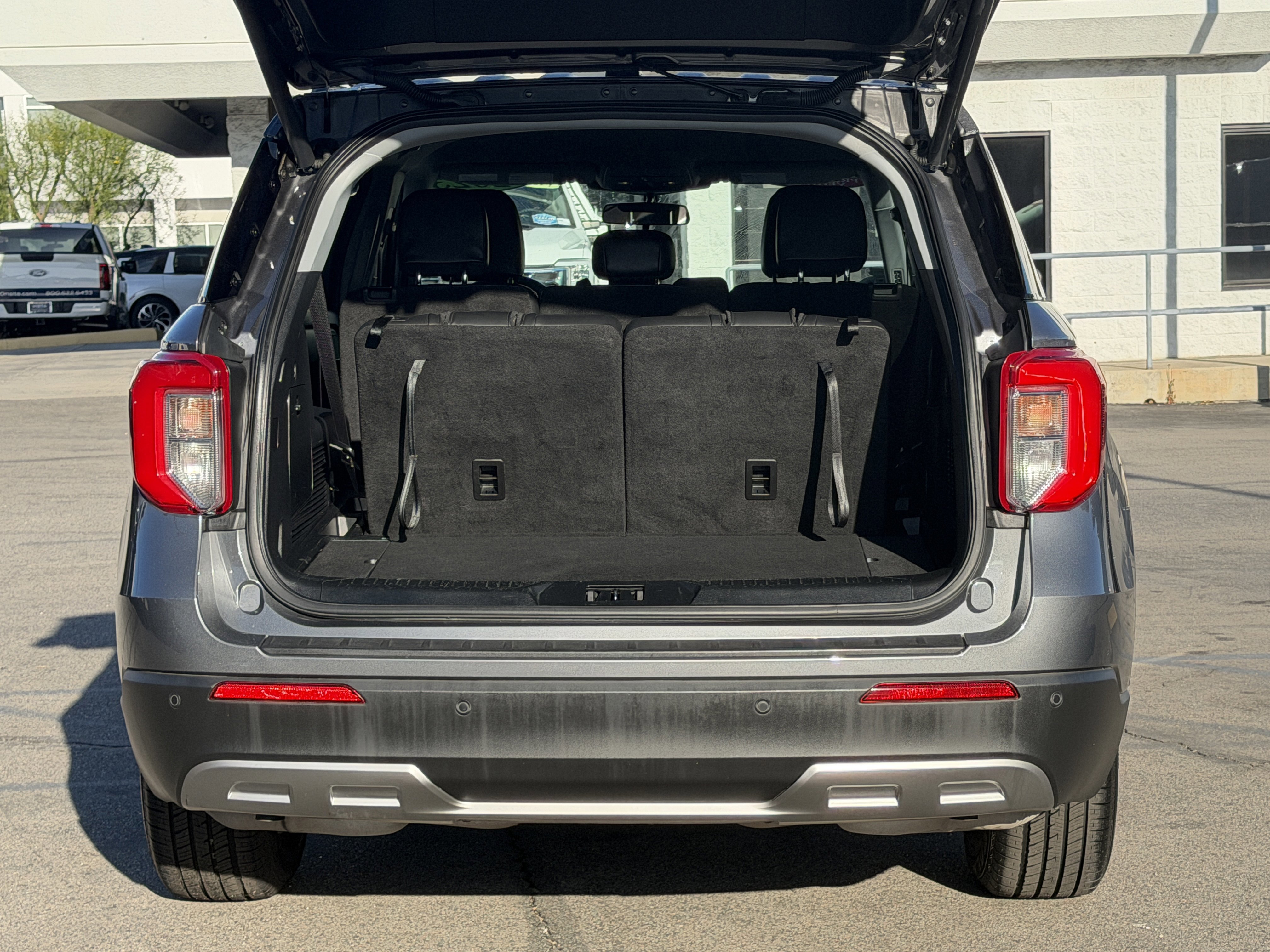 Certified 2023 Ford Explorer XLT w/ Equipment Group 202A RWD image 9