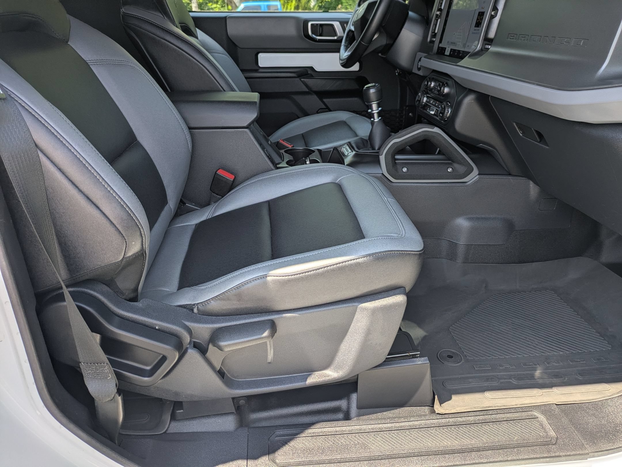 Certified 2024 Ford Bronco Big Bend w/ Sasquatch Package AWD/4WD image 27