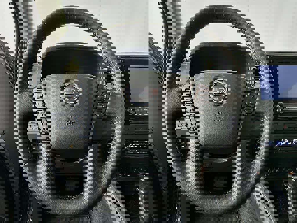 Used 2022 Nissan Frontier SV image 17