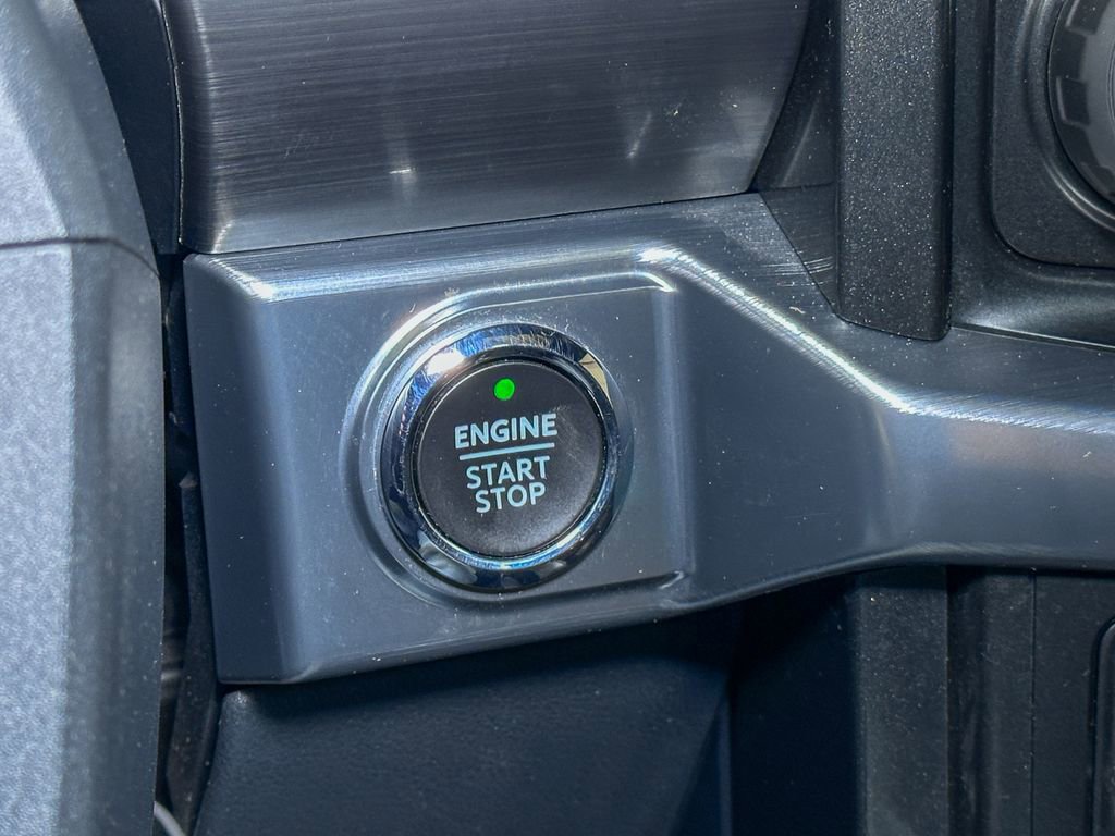 Certified 2022 Ford F150 Lariat w/ Equipment Group 502A High image 39