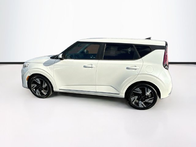 Used 2023 Kia Soul GT-Line w/ GT-Line Technology Package FWD image 6