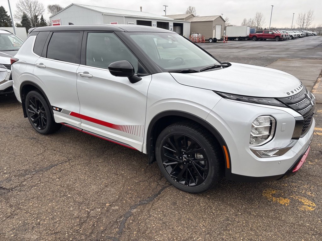 Used 2023 Mitsubishi Outlander Ralliart image 4