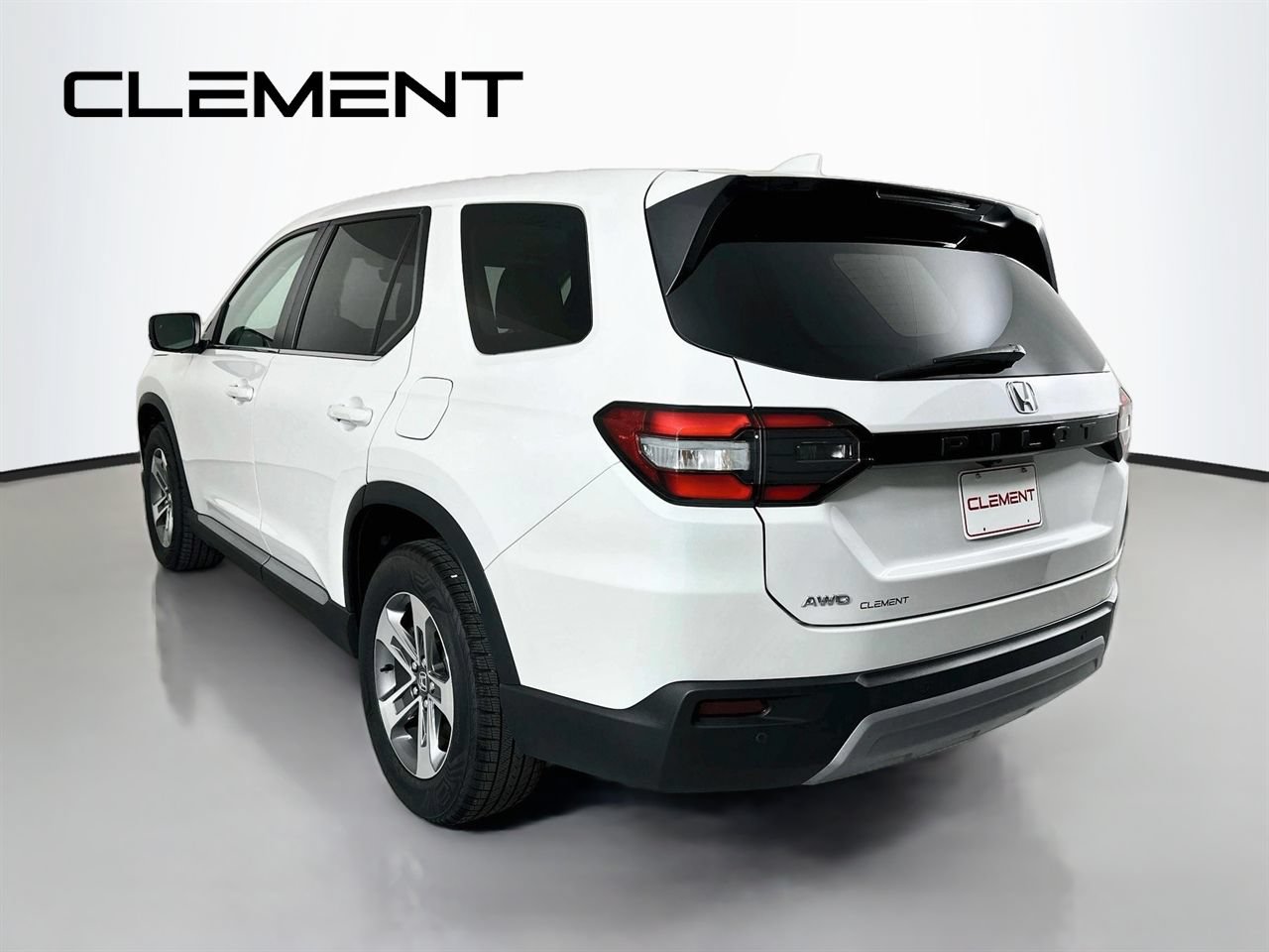 Used 2025 Honda Pilot EX-L image 10