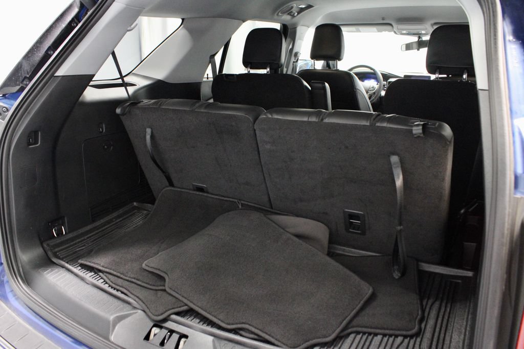 Certified 2023 Ford Explorer XLT w/ Equipment Group 202A AWD/4WD image 14
