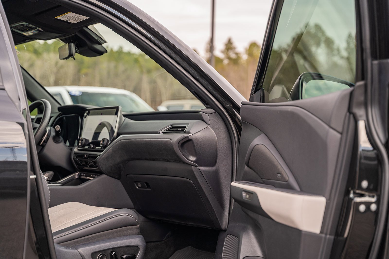 Used 2025 Lexus TX 500h 500h F SPORT Premium image 15