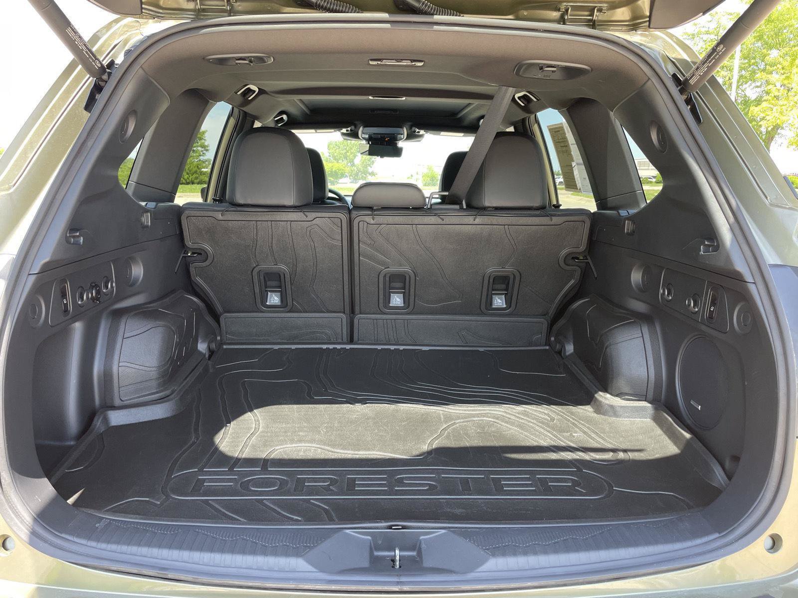 Used 2025 Subaru Forester Touring AWD/4WD image 38