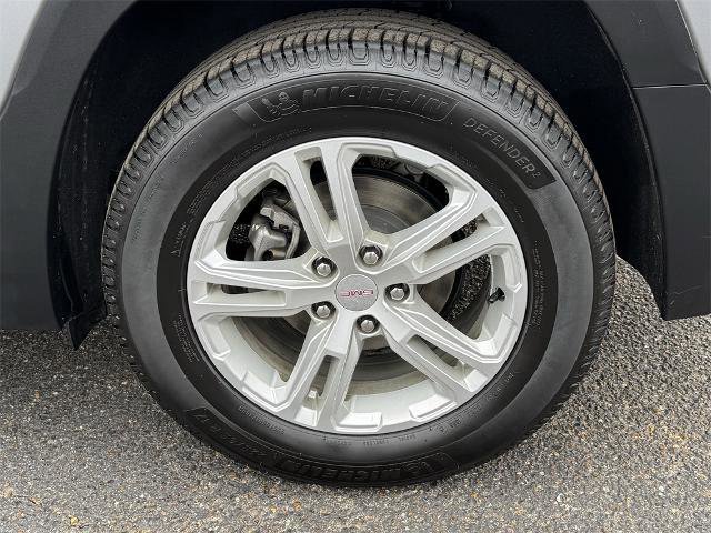 Used 2023 GMC Terrain SLE image 10