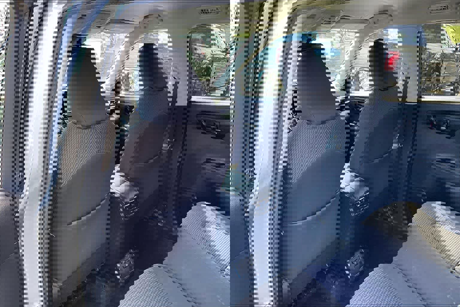 Used 2023 Toyota Highlander L FWD image 14